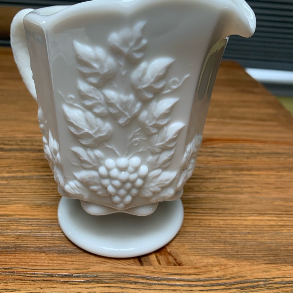 Westmoreland White Milk Glass Creamer - Picture 10 of 12